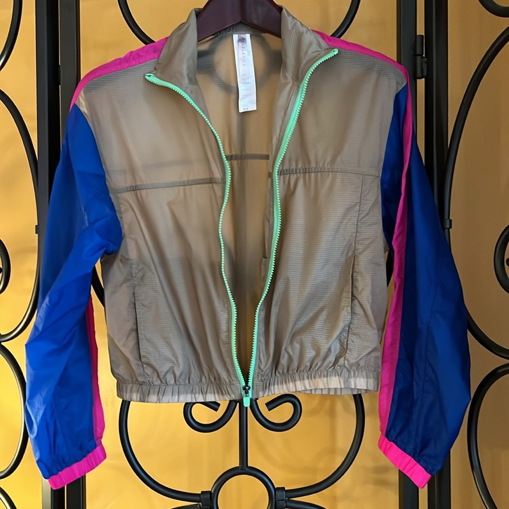 FABLETICS Payton Woven Jacket - Picture 12 of 14